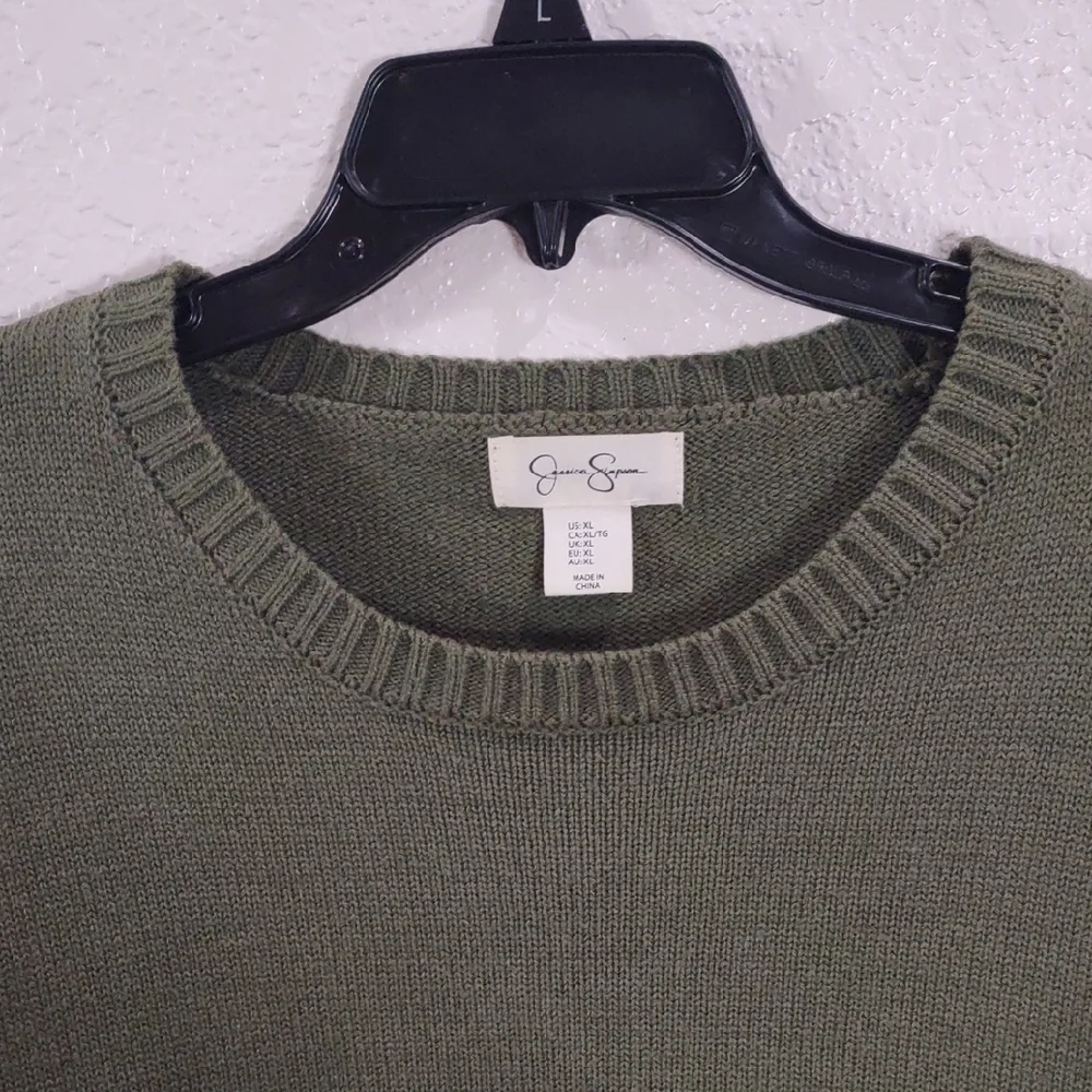 JESSICA SIMPSON, Size XL Green Sweater with Floral Sleeve Design - Picture 3 of 17